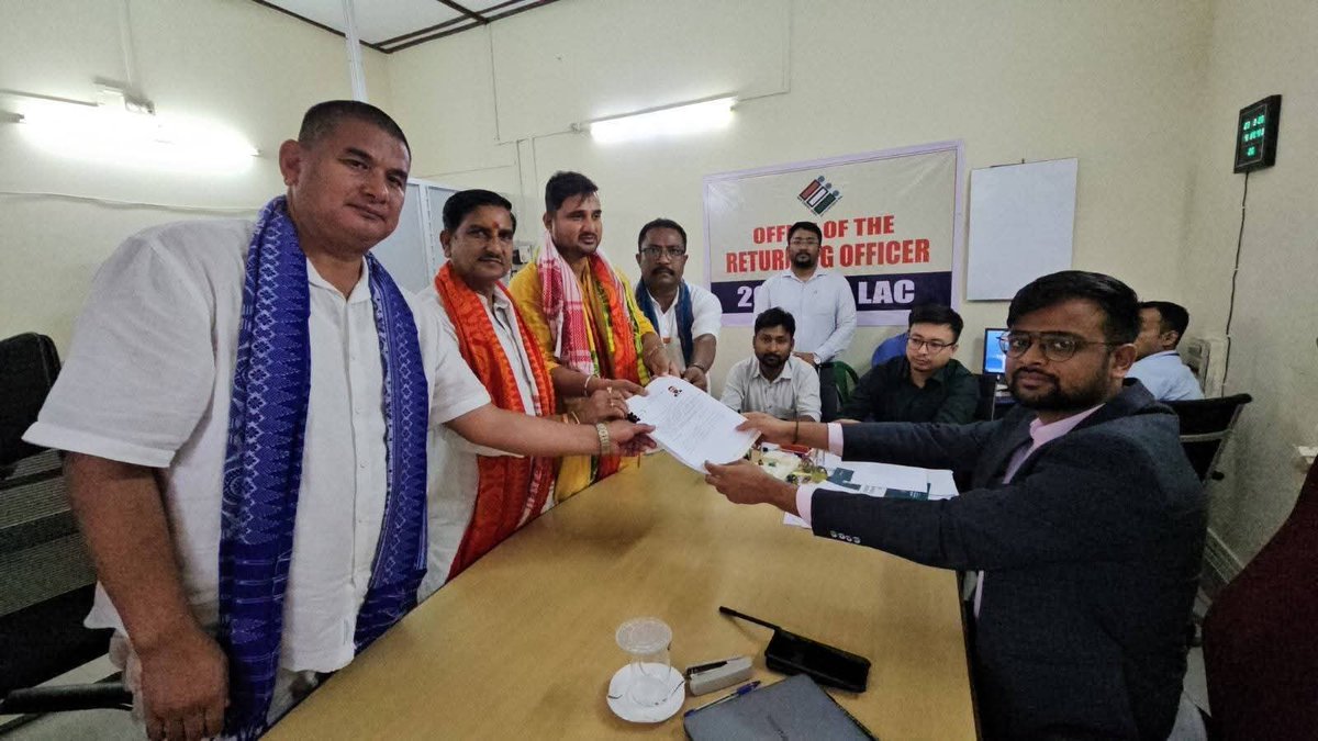 DilipSaikia4Bjp's tweet photo. People's support strengthens our resolve throughout all constituencies across Assam! 🪷

#AssamElections https://t.co/YiGcpwxyz8