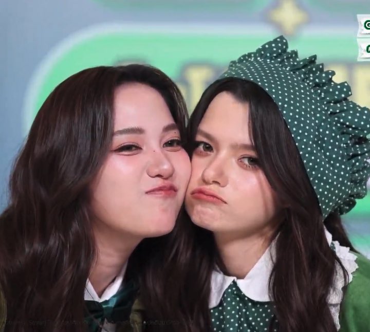 ลม. 🌗 tweet media