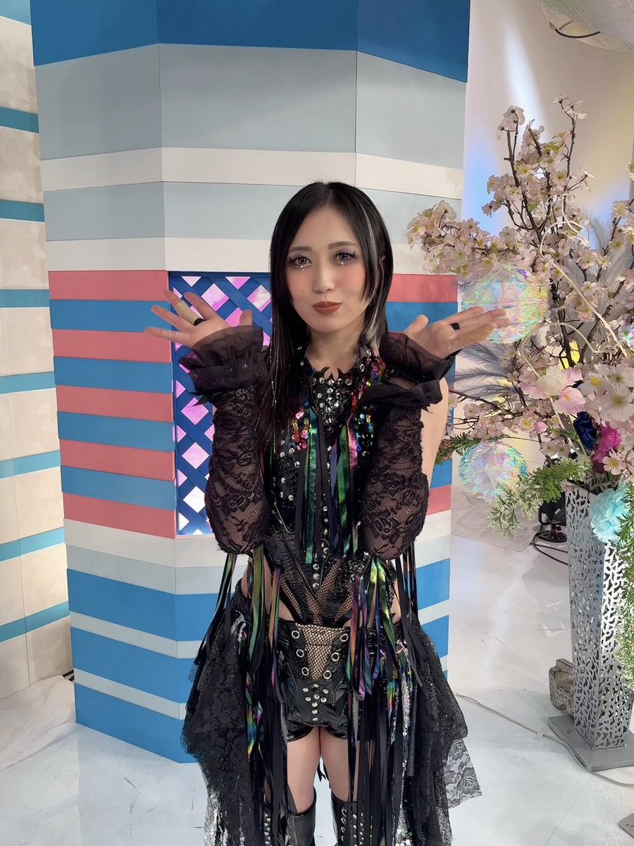 saya 鑑定団 のお宝は棚橋弘至社長の 東京ドームのコスチューム