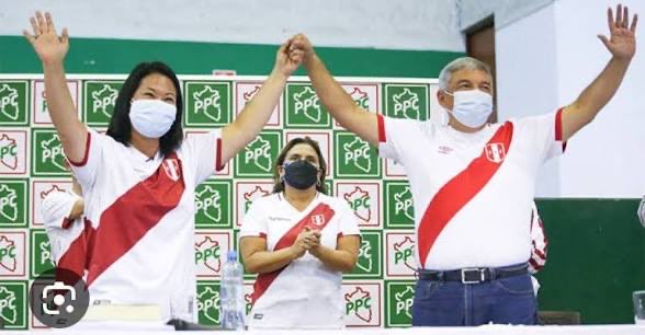 Pequeño Problema tweet media