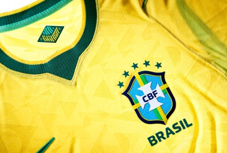 Meu povo querido o termo #Brasa é menos usual , mas já existe. Quem acompanha Tv Cazé sabe. Na linguagem memética também tem densidade. A que fala "Gringa", fala "Brasa". 
Você estranhou, assim como eu,
você está velho,
Brazuca.
Só isto. 
#vaibrasa
#hexaéobrigacao 
<a href="/Nike/">Nike</a>