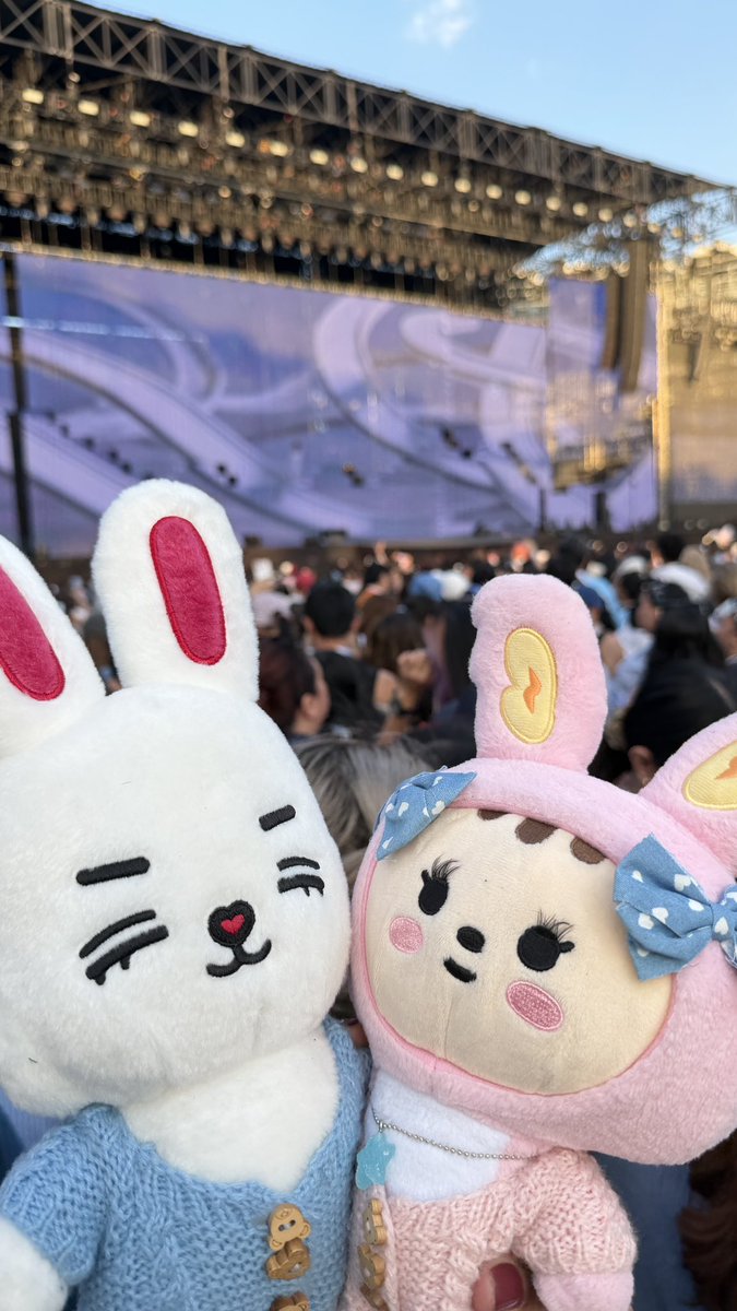 cheoriebunny's tweet photo. Thanks titos in Seventeen! We enjoyed the concert :p hindi kami na squeesh 🤪❤️
#SEVENTEEN
#SEVENTEEN_NEW_IN_BULACAN
#TORAM #CHOITCHERRY #TAKKI https://t.co/s6gMzbPxCP