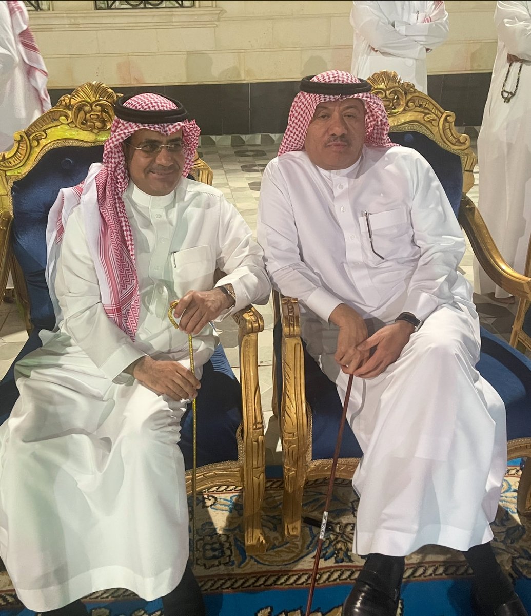 nbinkadasah's tweet photo. أسعدني أخي وصديقي الغالي عبدالله ال هادي @abdullahmalhadi بدعوة كريمة لحضور زواج ابنة عبدالعزيز في بيشه .. كانت أمسية جميلة التقينا فيها بالأهل والأصدقاء والأحباب .. واستمتعنا بفنون العرضة ورايح بيشه .. وكانت بيشه في ابهى حللها باستمرار الخير والأمطار لعدة أيام .. 😍
شكراً أبا عبدالعزيز على كريم الدعوة وحسن الاستقبال وكرم الضيافه .. 🙏🏻❤️🌹