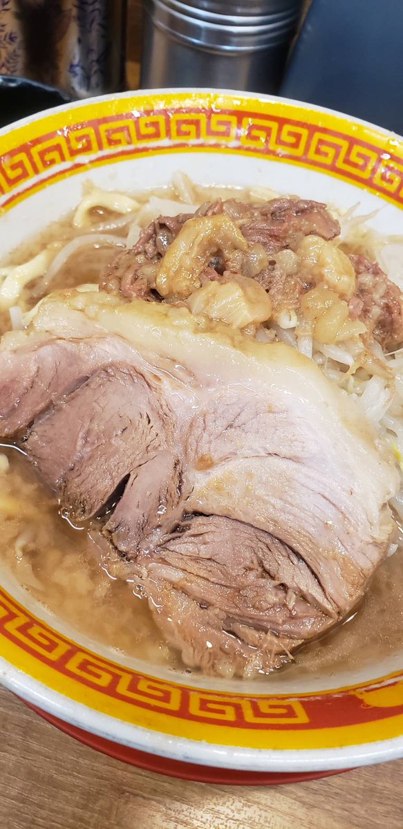 ふりーずむーん tweet media