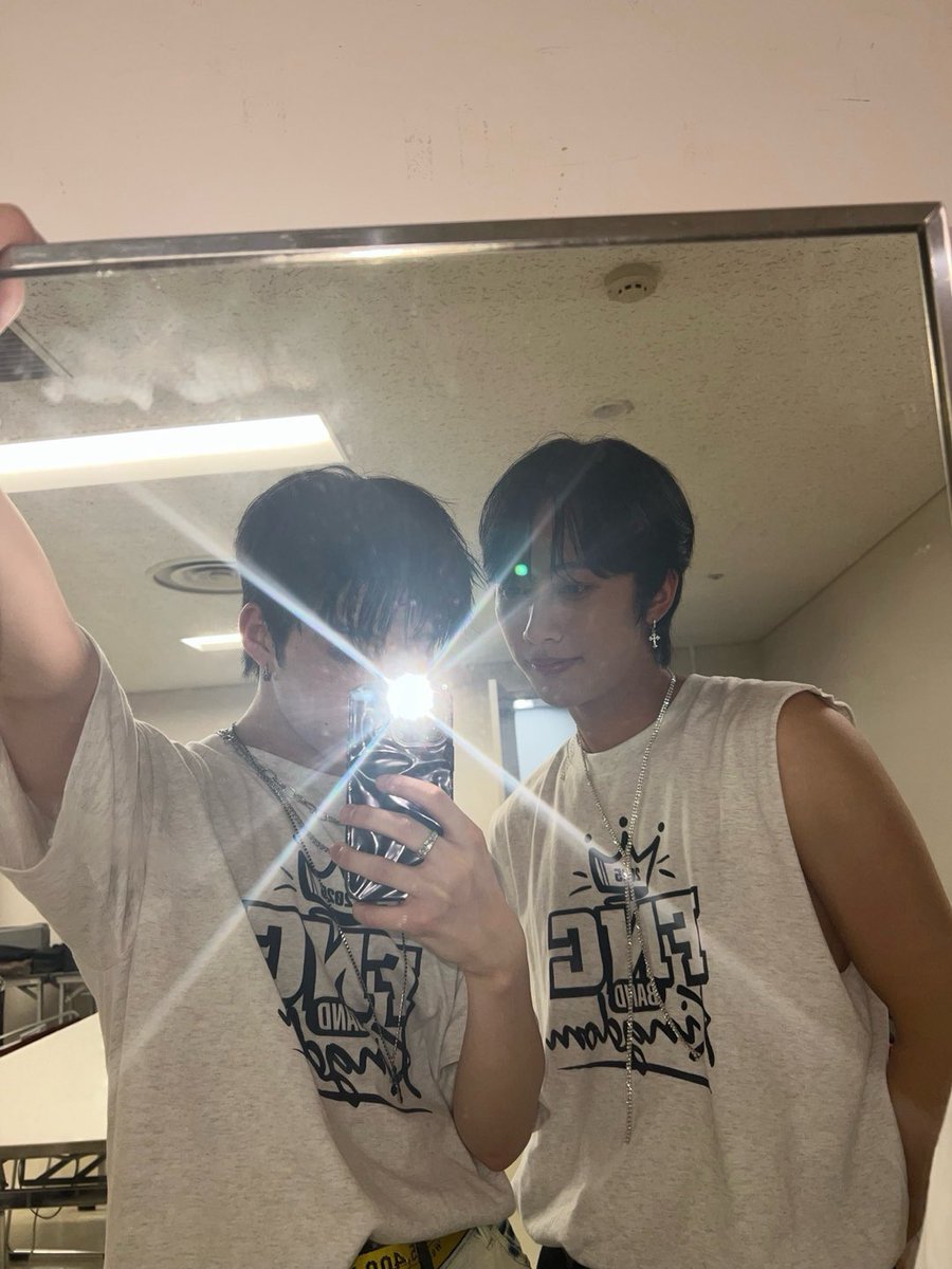 HFU_official's tweet photo. [ #SHUTO ]

균이형 생일 축하해요😚💚

#HiFiUnicorn #ハイファイユニコーン #하이파이유니콘 #HFU #ハパユ #하파유 #シュウト #후쿠시마슈토 #Happy_KIYOON_Day https://t.co/g88WcLQ8lK