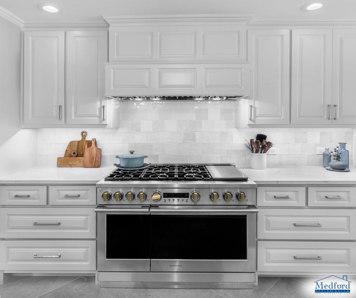 Medford_DB's tweet image. A little luxury, right where it matters most!🍽️ 

#KitchenRemodel #ArlingtonRemodeling #CustomCabinets