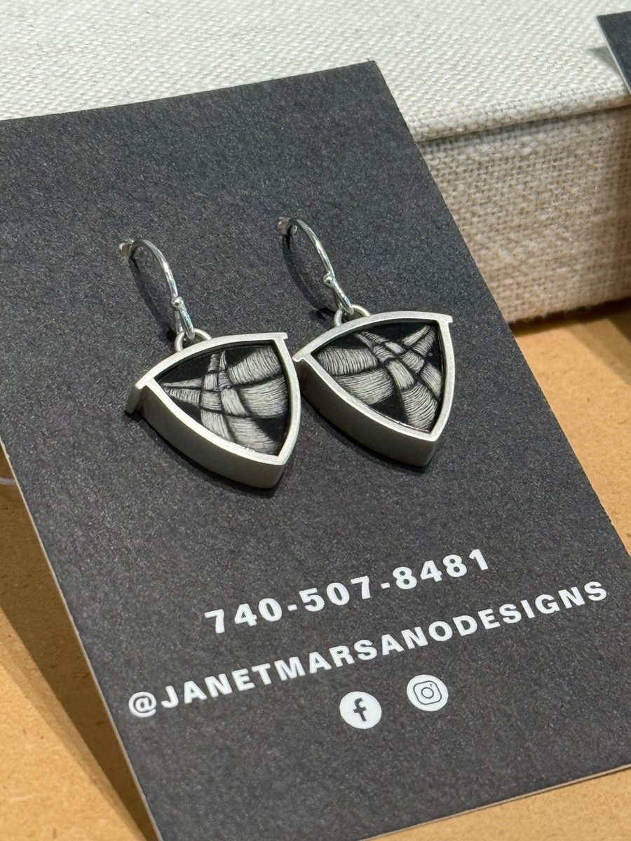 WGalleryCLE's tweet photo. So many fun scratchboard pieces from designer Janet Marsano are in store now. This dragonfly pendant and these gorgeous earrings are just some of our favs. 

All of her pieces are just exquisitely detailed, unique and so easy to wear.

Stop in and try some on! https://t.co/2pWrvgrAJX