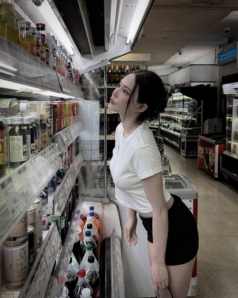 pretty, 𝗋͟𝗎͟𝖻͟𝗒. tweet media