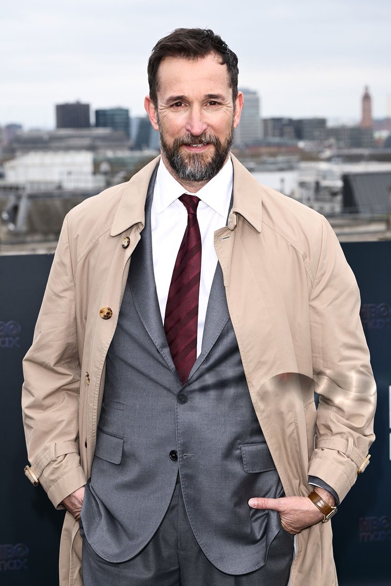 noah wyle’s simp tweet media