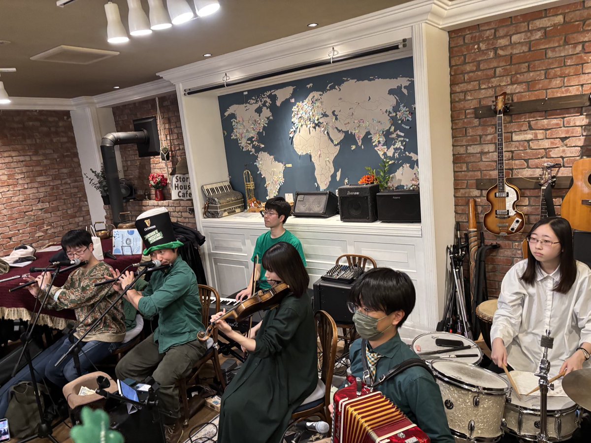 bbceiliband's tweet photo. St. Patrick’s Day
🇮🇪BB Ceili Band Open Ceili🇮🇪

ご参加いただいた皆さま、ありがとうございました！
松本センパト、盛り上がりましたね☘️
実行委員会の皆さま、おつかれさまでした！

次回は 『踊っ太郎Céilí』！
5/4(月・祝) を予定しております！
ぜひまたお会いしましょう〜🐥 https://t.co/UE09bFrPqV