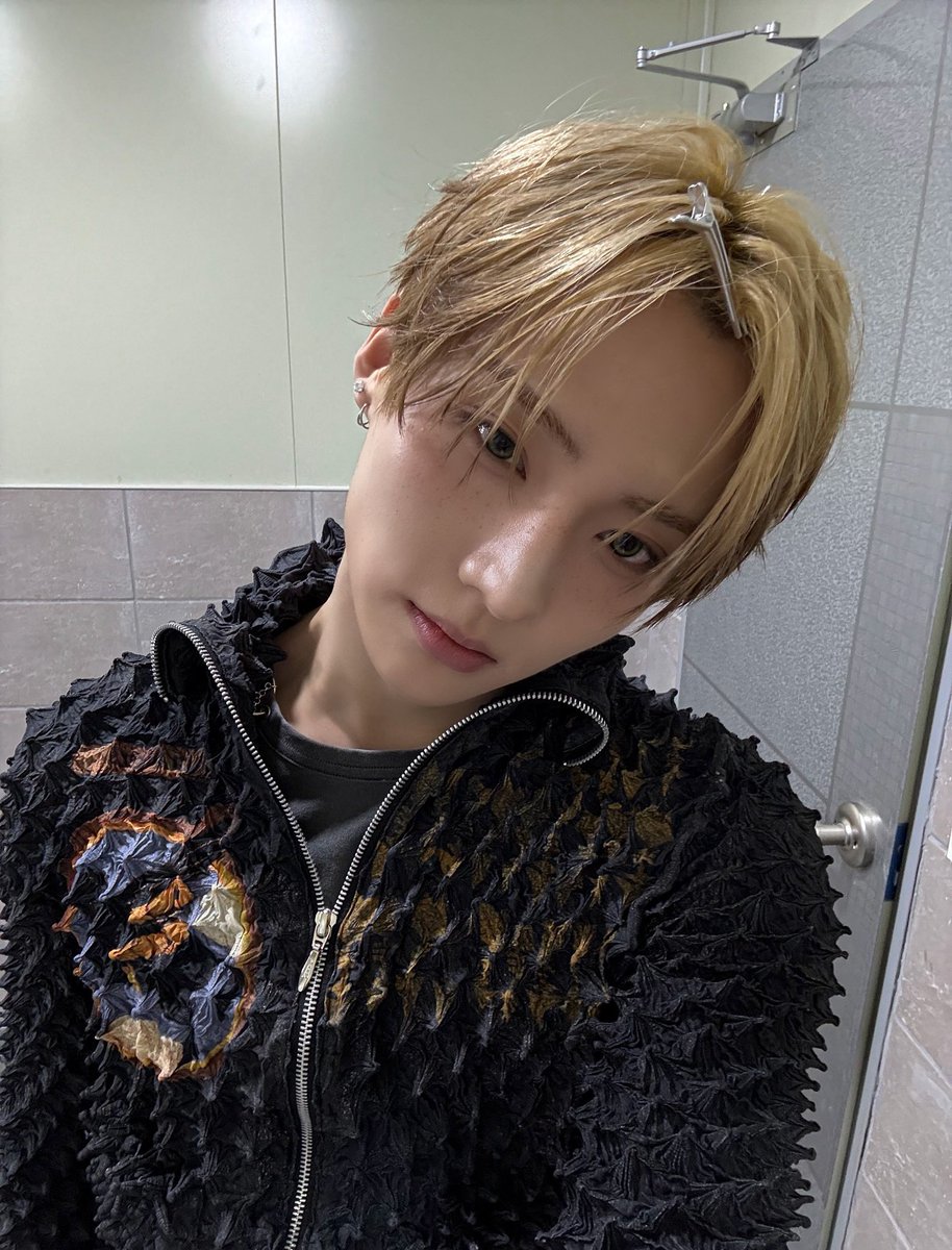 oyin 🎸 tweet media