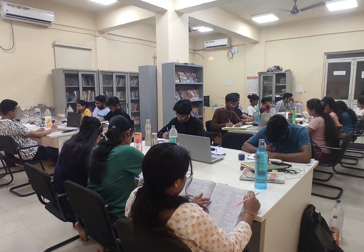 BSCL_BBSR's tweet image. The library at BSCL’s IPSC Building, located at Bapuji Nagar and Saheed Nagar, is fully functional and provides a dedicated space for learning, reading, and knowledge-sharing with free wifi for students.

#SmartCity #SmartBhubaneswar #PublicLibrary #StudentSupport #FreeWiFi