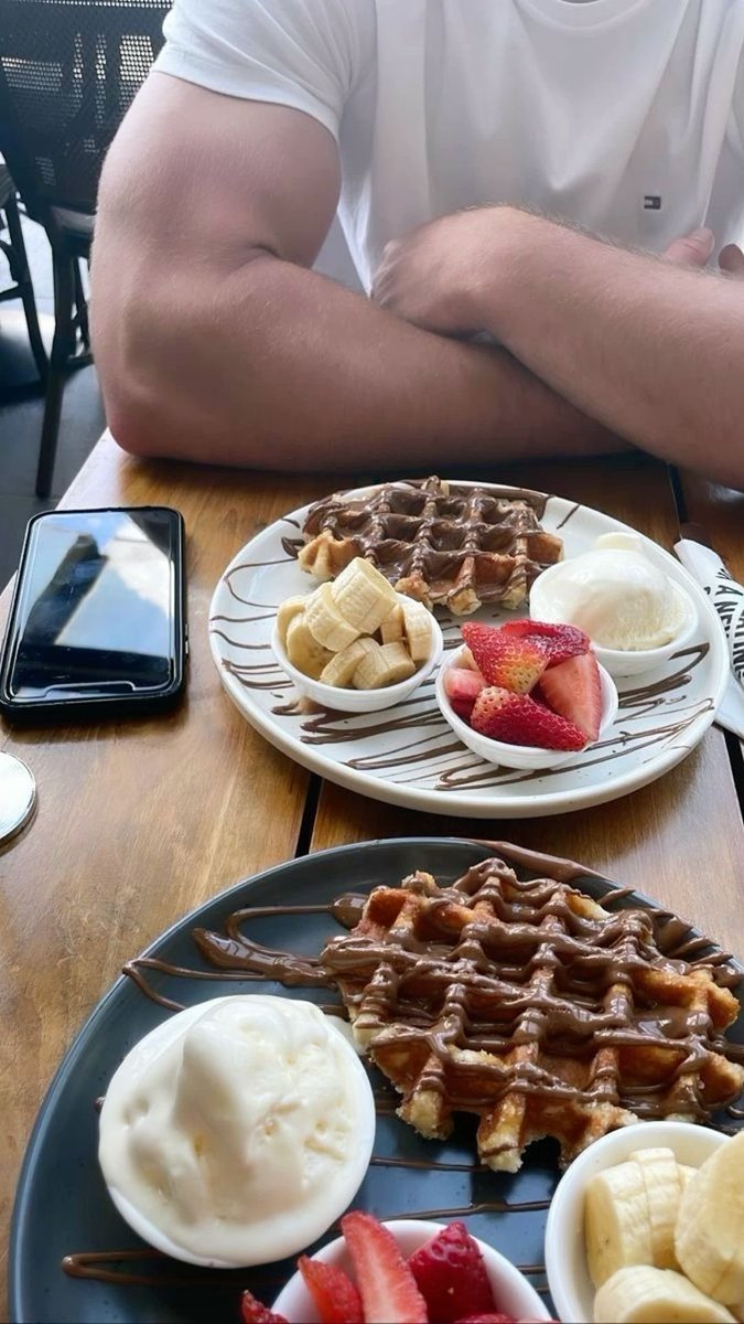 Rebecca Barnes tweet media