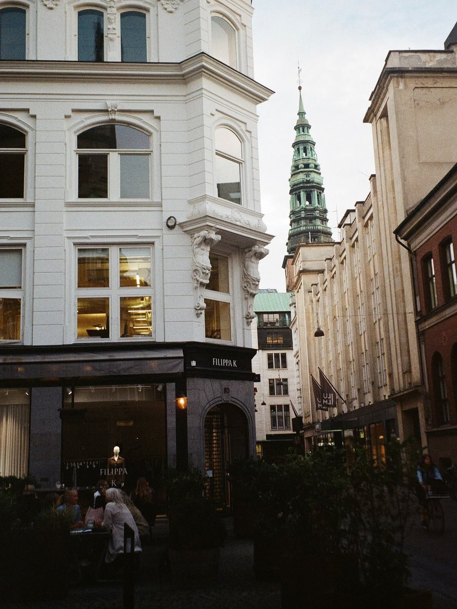 Rebecca Barnes tweet media