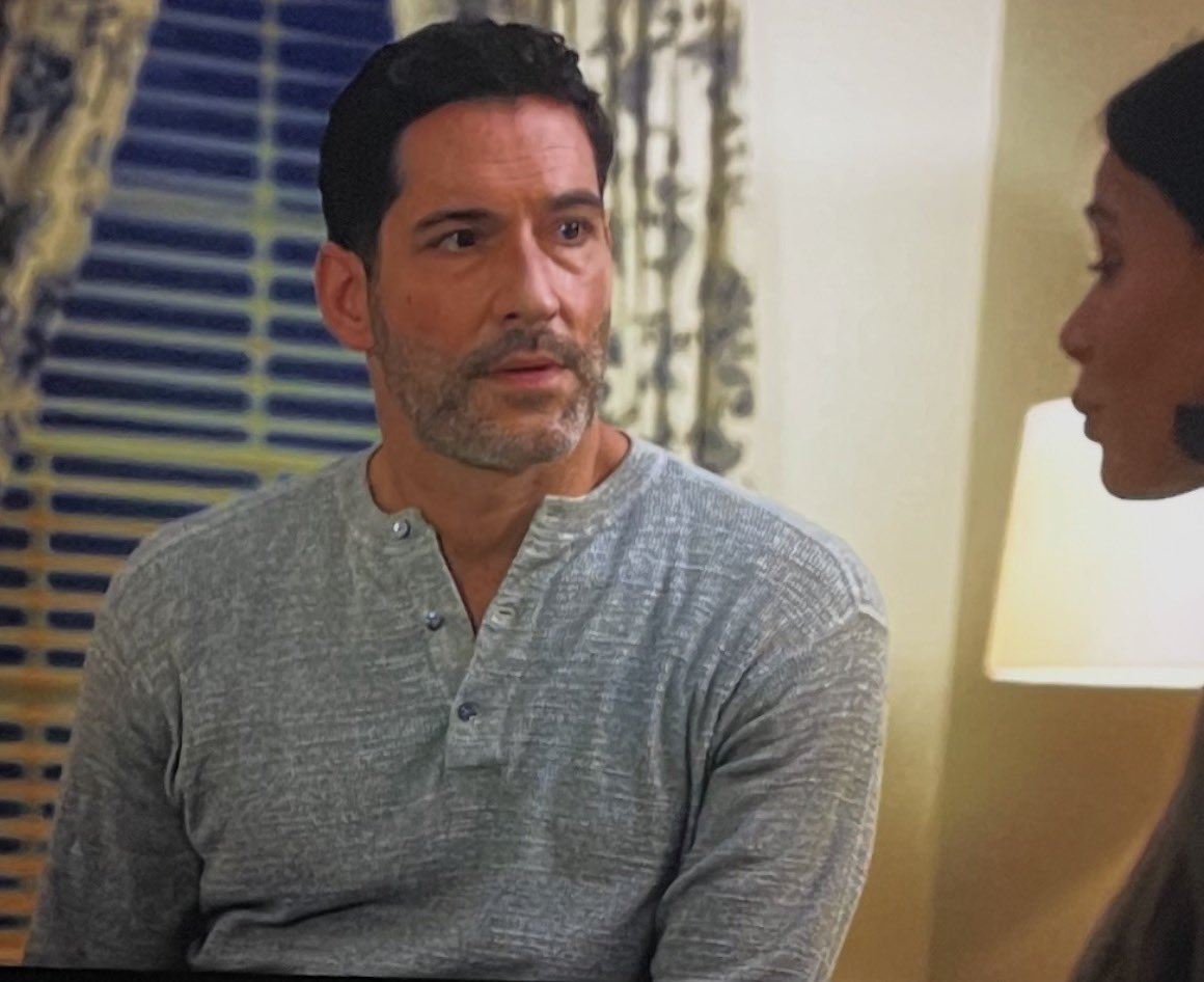 rogersparkgirl's tweet image. SPOILER! #CIA ep 5. Lots of broad shouldered Colin in this episode. The eye candy was off the charts. Great ep overall. #TomEllis 🔥