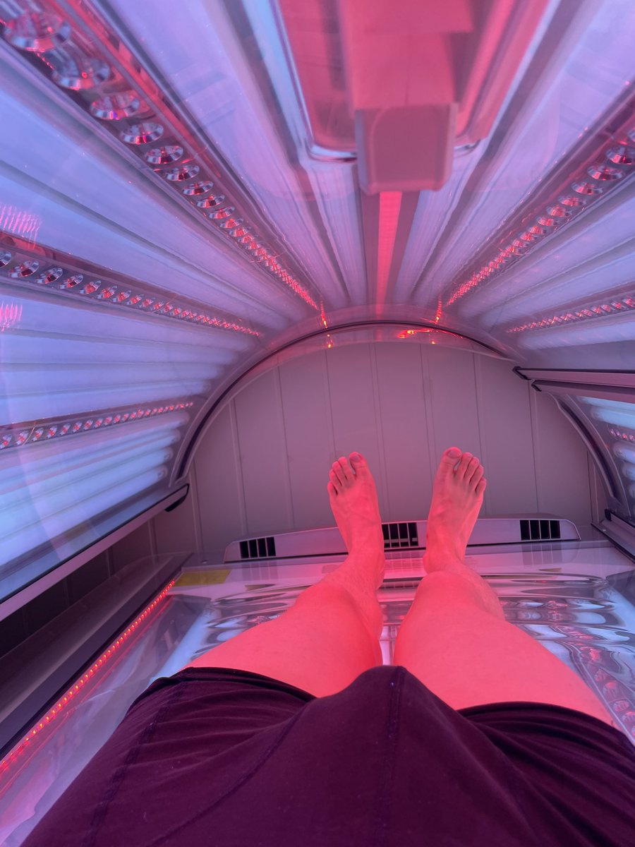 BFeet93's tweet photo. Working on my tan https://t.co/jSVcFloOzC