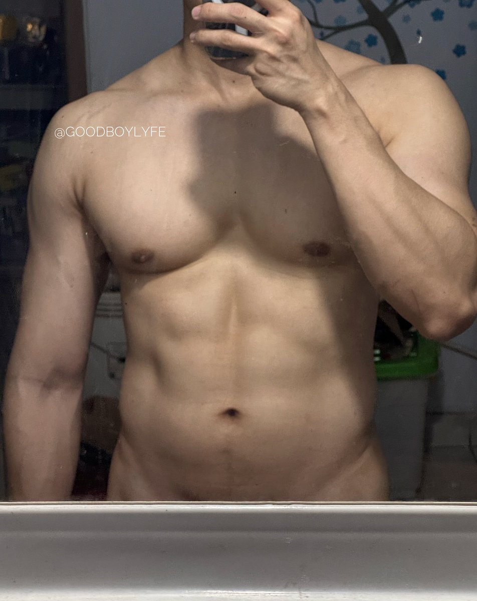 goodboylyfe's tweet photo. Post-holiday gainz https://t.co/u57ODCgflC