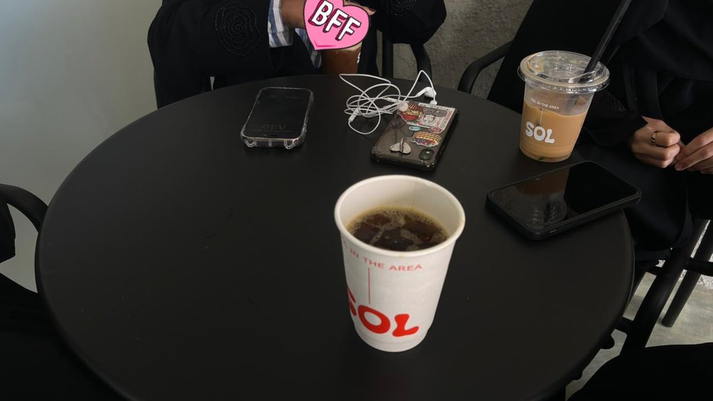 KHADIJAaa🐰 (@k_k_2i) on Twitter photo 