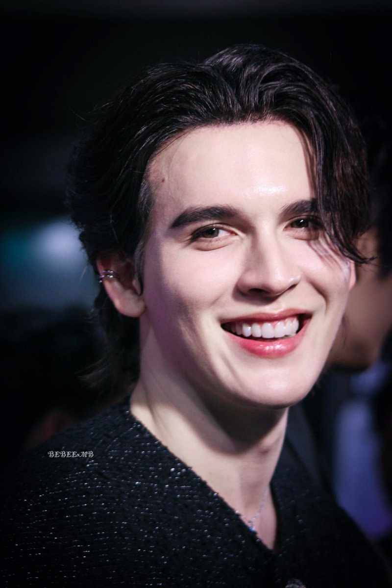 พอชมสวย ก็จะให้ชมหล่อ อยู่อย่างงั้น…… ✨

ก็หนูสวยอ่าาาาาาา

#TikTokShopAwards2026
#MosBank
<a href="/Bank_mondop/">isbanky</a> #ISBANKY