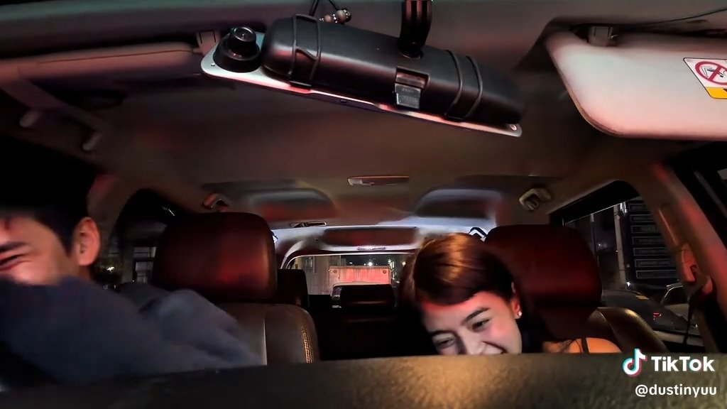 αякιη tweet media