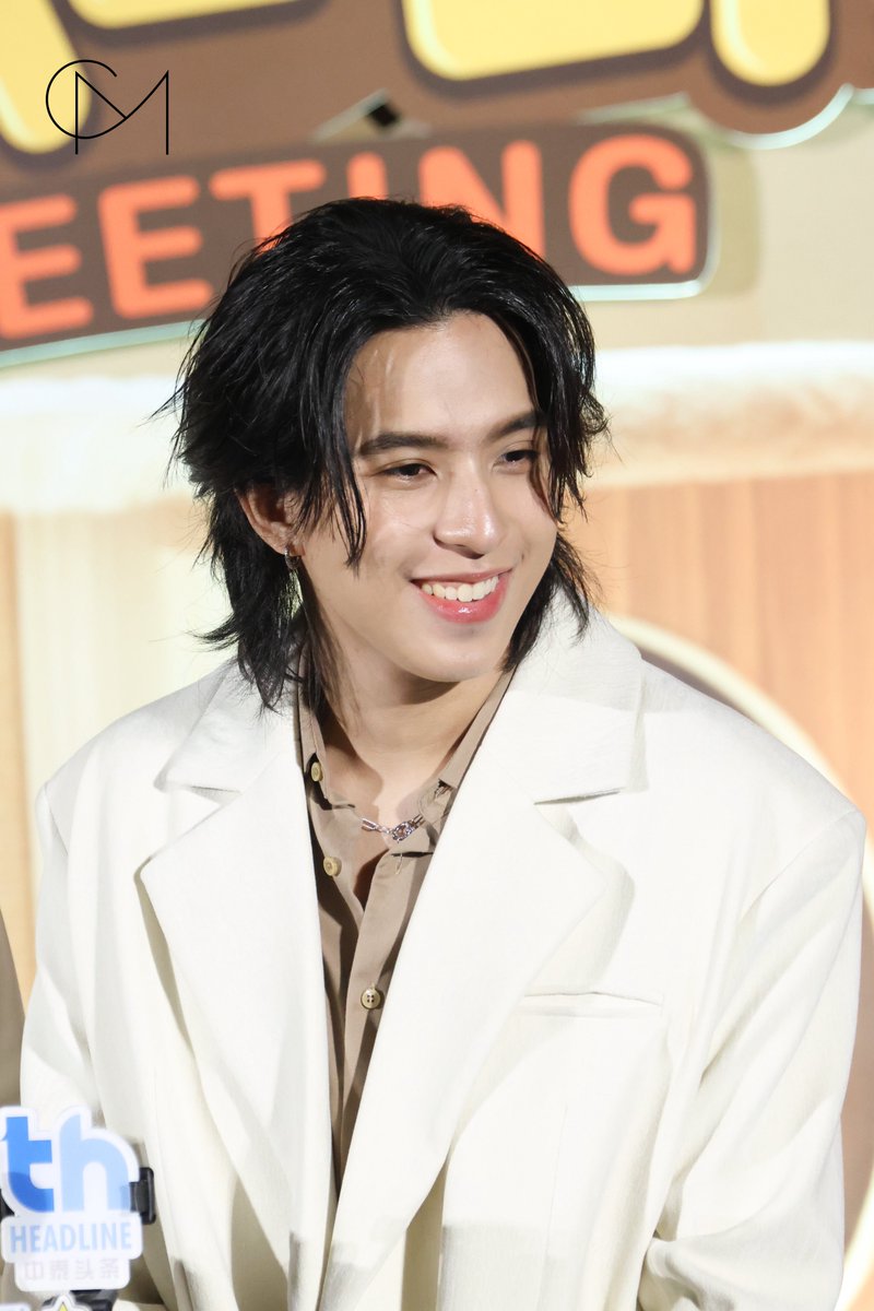 CM2 CONNECT tweet media