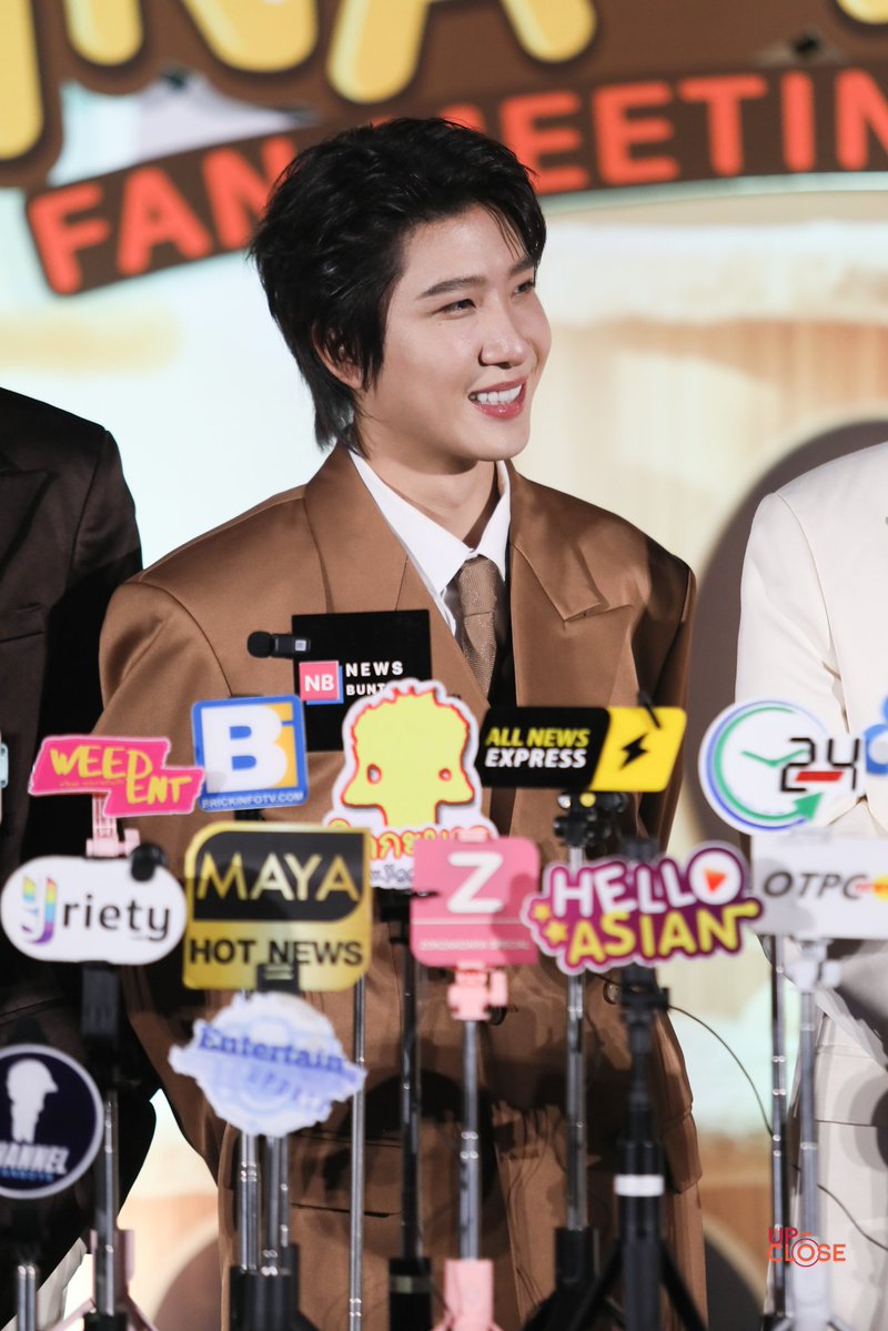 The Up-close tweet media