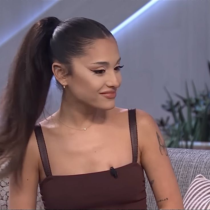 ariana gallery IS SEEING ARIANA🫧 tweet media