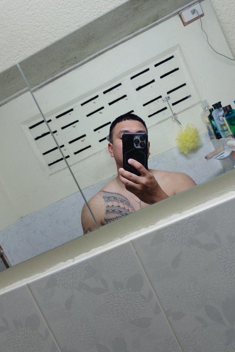 สกรูนอตท์ tweet media