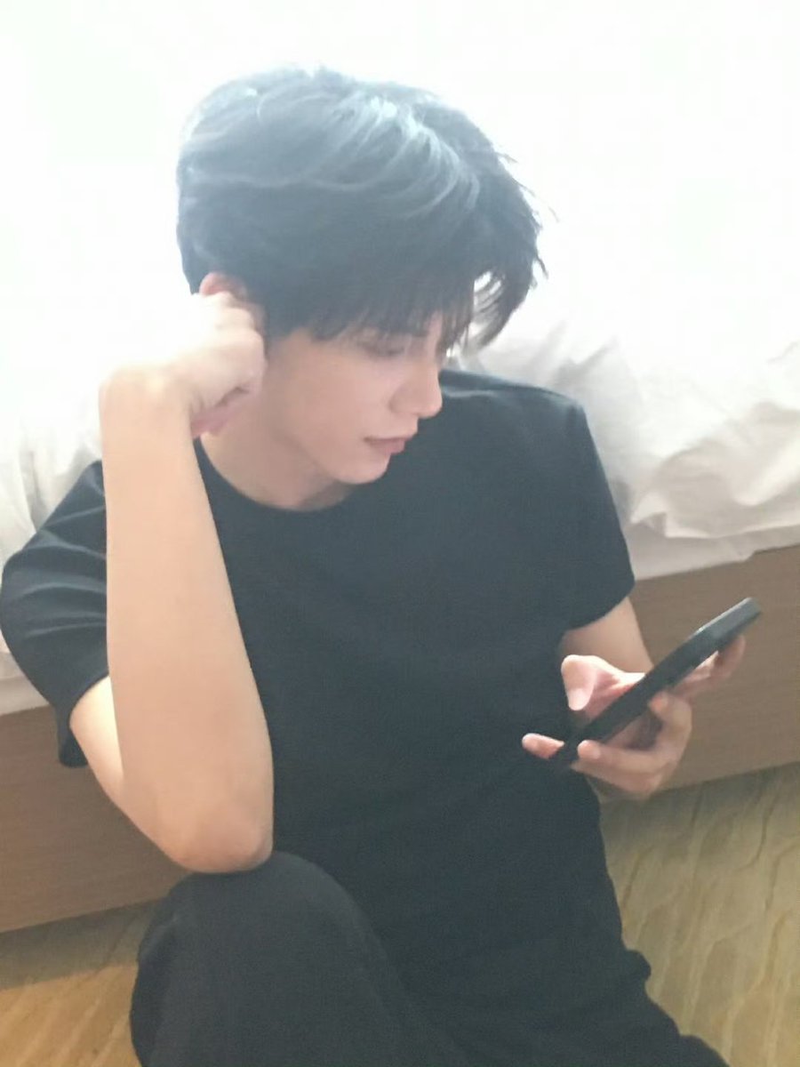 Witty (n.) tweet media