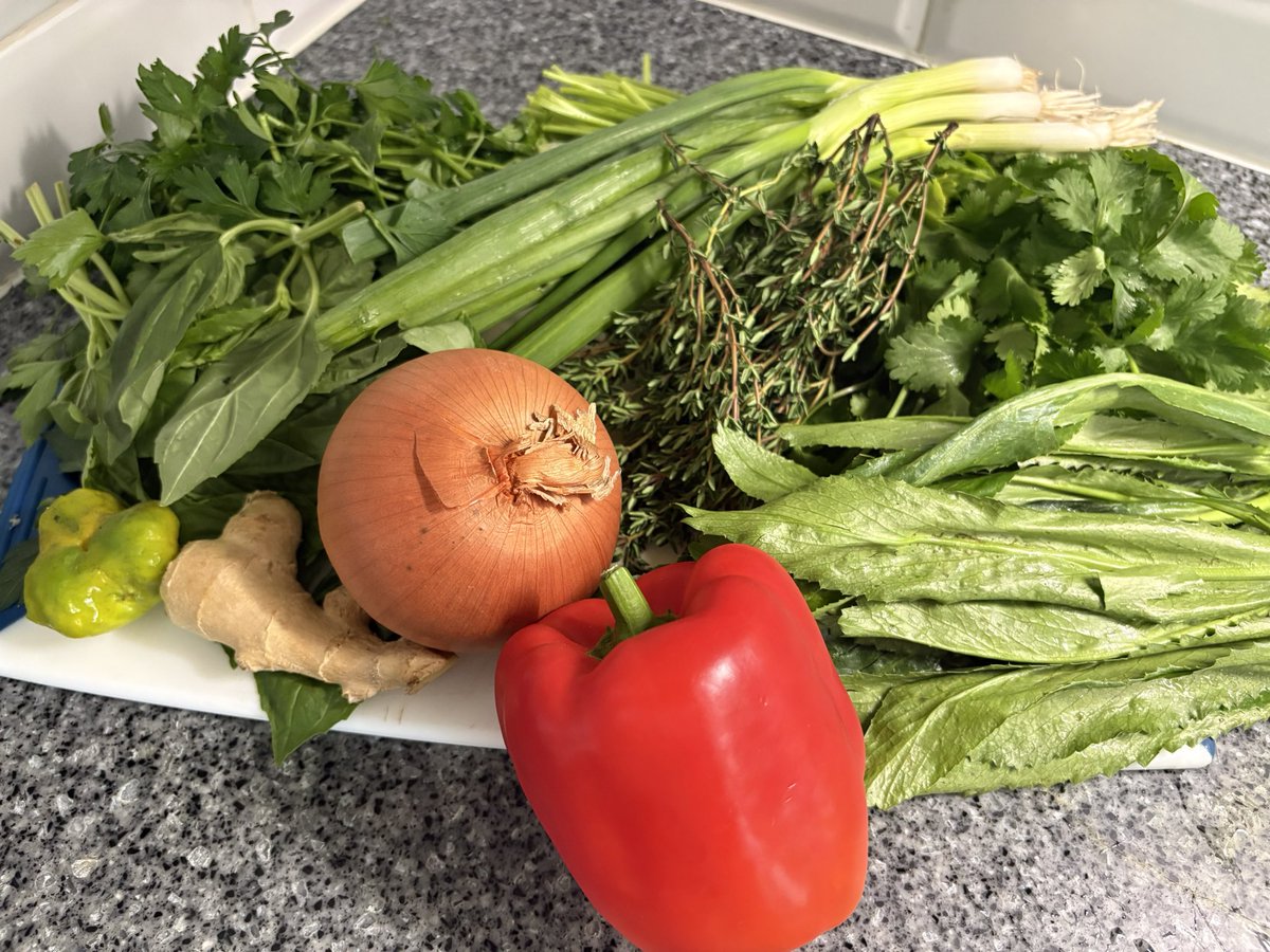4EverHomecoming's tweet photo. What did I make? What would you use it for? #ForeverHomecoming #Foodie https://t.co/sn17026nFQ