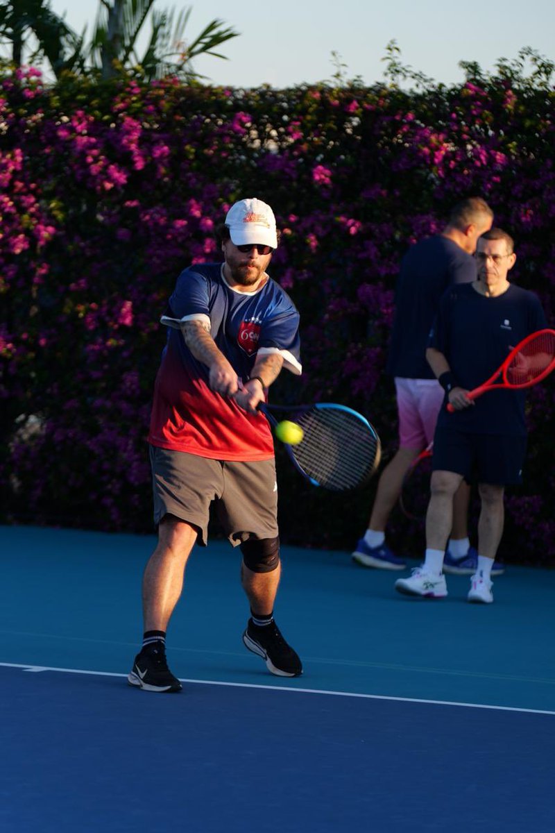 querido diário, hoje eu joguei tênis numa quadra do Miami Open