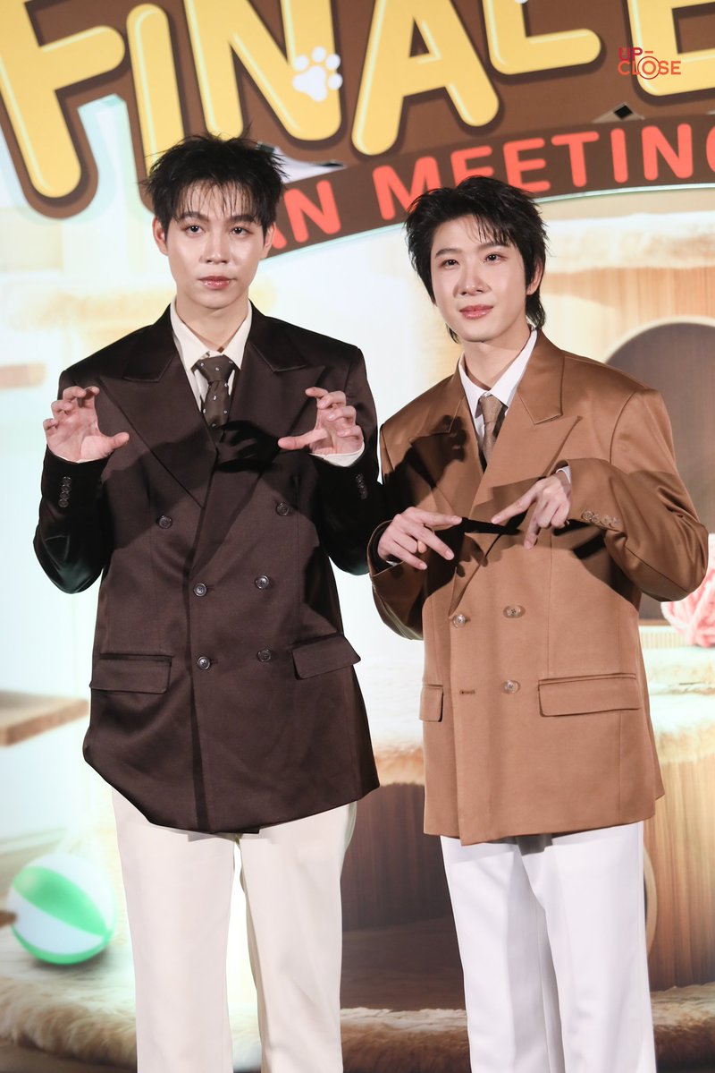 The Up-close tweet media