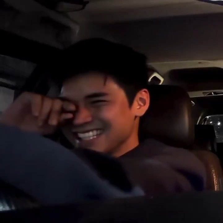 αякιη tweet media