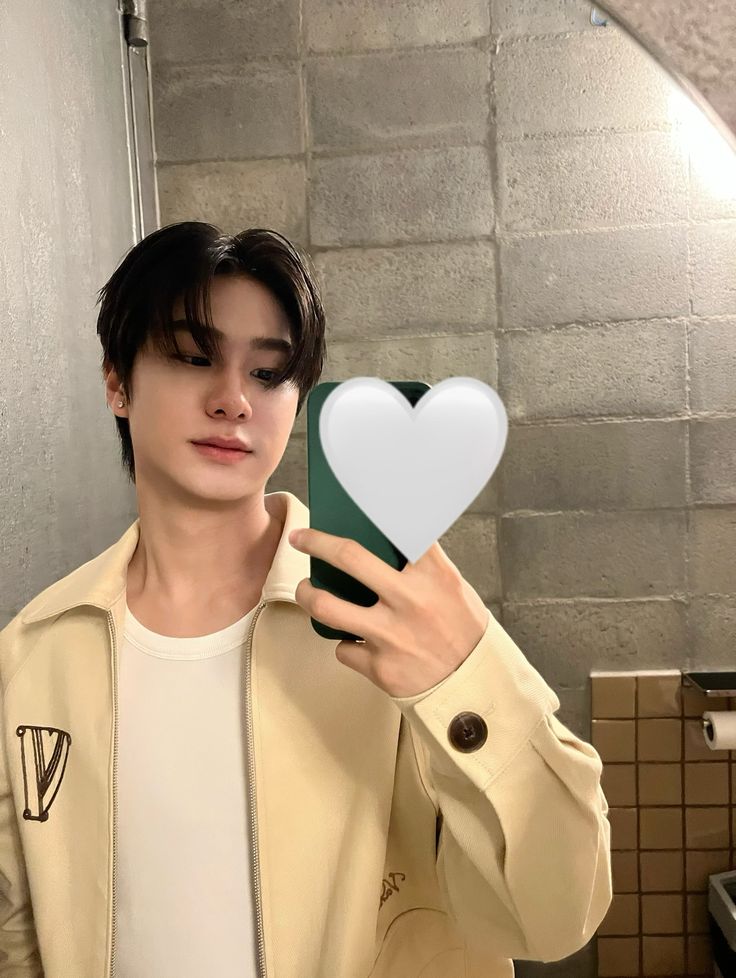 sim bi hnin tweet media