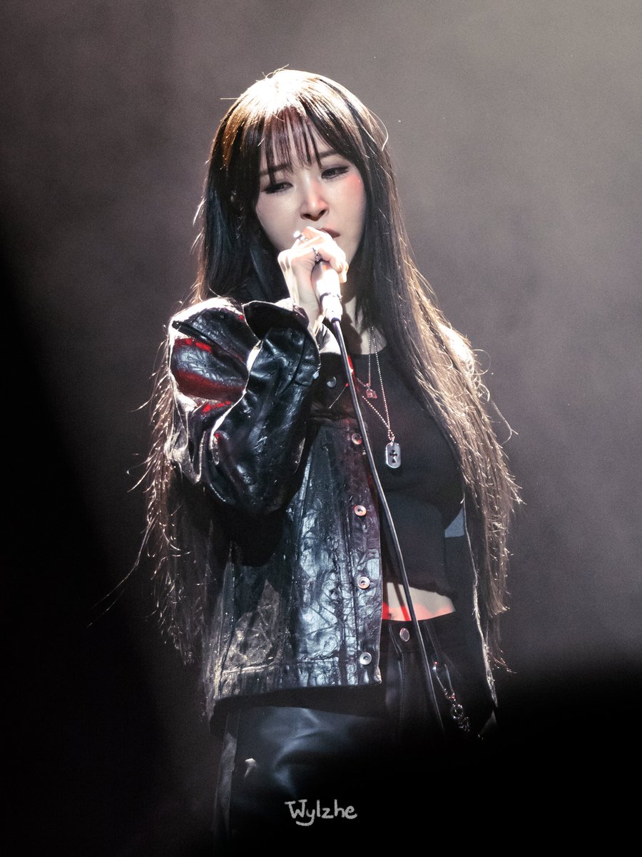 260321 [MUSEUM : village of eternal glow- Live House]

"Nook" Byulie 🐺

#마마무 #문별 #MAMAMOO #MOONBYUL