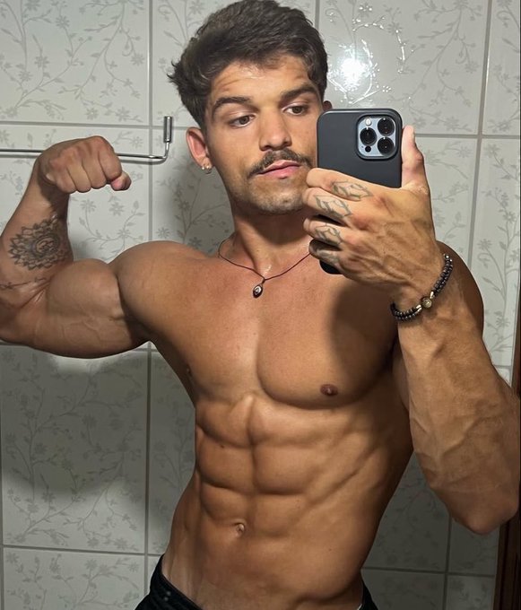 Jess :-) tweet media