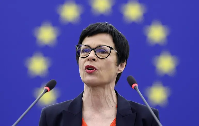 Iuliia Mendel tweet media