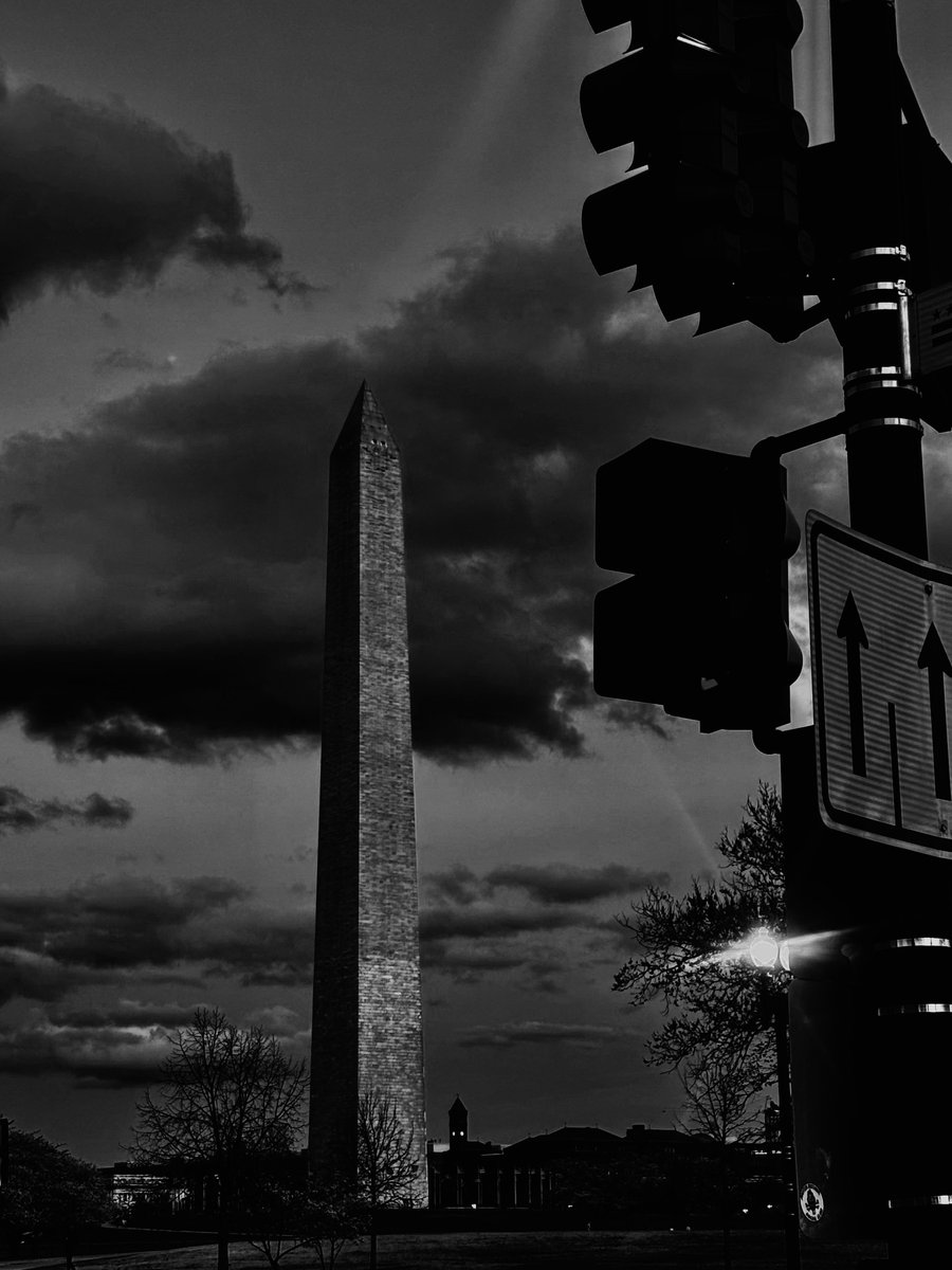 mando_hill's tweet photo. Take a moment to stop and take a picture! #photography #cinematography https://t.co/vyAOZw863r