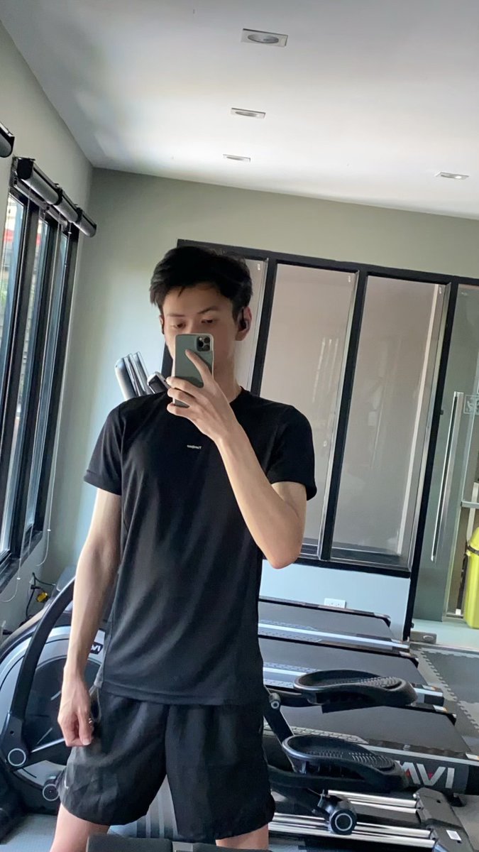whxle2000's tweet photo. 👀 https://t.co/WaWt3Lmozg