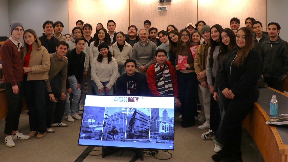 Last week I had the pleasure of meeting with students from <a href="/TecdeMonterrey/">Tecnológico de Monterrey</a> at <a href="/ChicagoBooth/">Chicago Booth</a> to talk about 𝐇𝐮𝐦𝐚𝐧 𝐂𝐚𝐩𝐢𝐭𝐚𝐥 𝐟𝐨𝐫 𝐇𝐮𝐦𝐚𝐧𝐬. Great audience! 😍
<a href="/UChicago/">The University of Chicago</a> <a href="/UChi_Economics/">UChicago Economics</a> <a href="/UChicagoPress/">UChicagoPress</a>