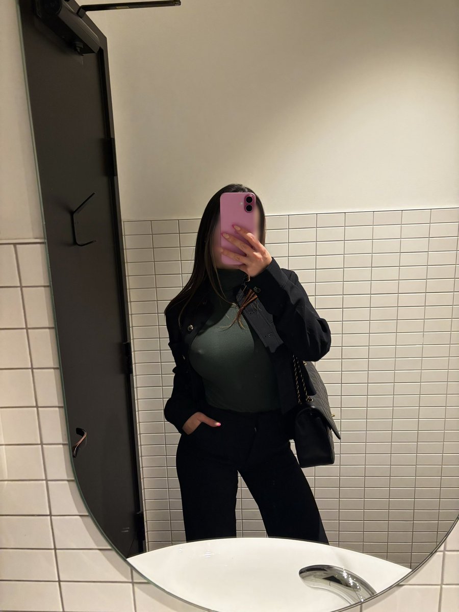 YourAliceCarter tweet media