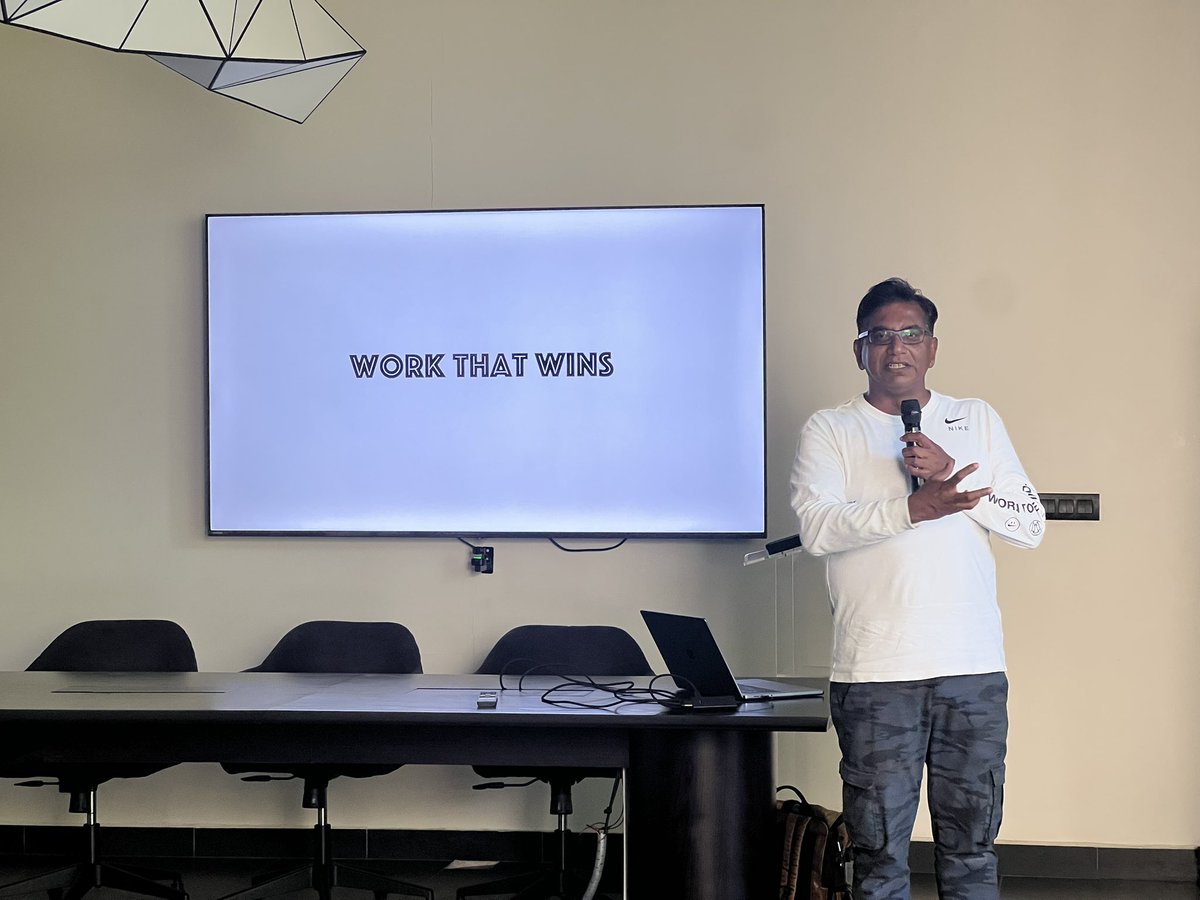 siluvaiamalan's tweet photo. It’s a gr8 hnr to wlcom #senthilkumar to our @MadrasAdClub Elevate Workshop for the “Work that Wins” session. An engaging &amp; provided valuable insights into how to win awards and present creative content effectively. #maddys2026 #AwardWinningWork #maddysawarda https://t.co/AaE0X36COX