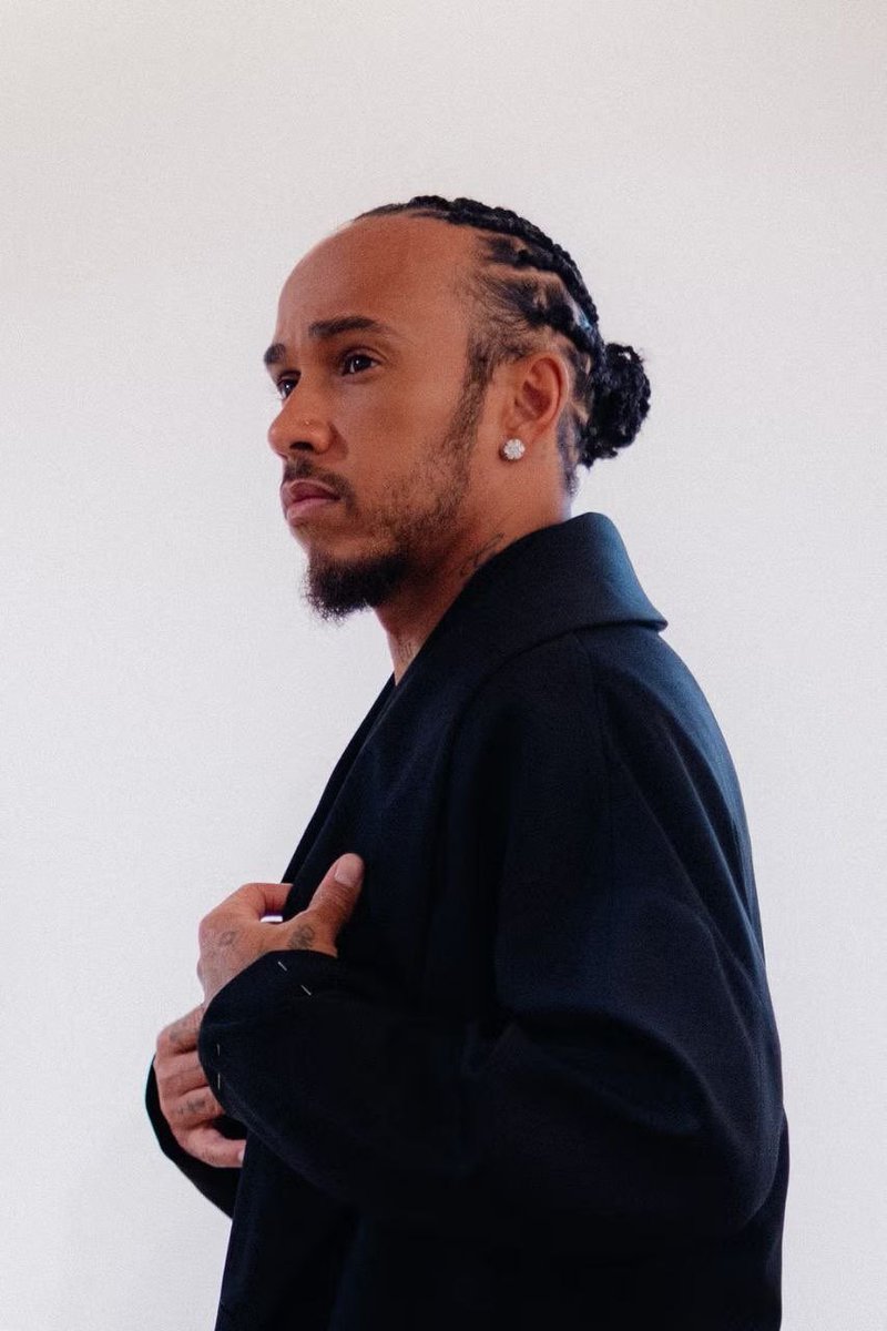 raye⁴⁴ tweet media