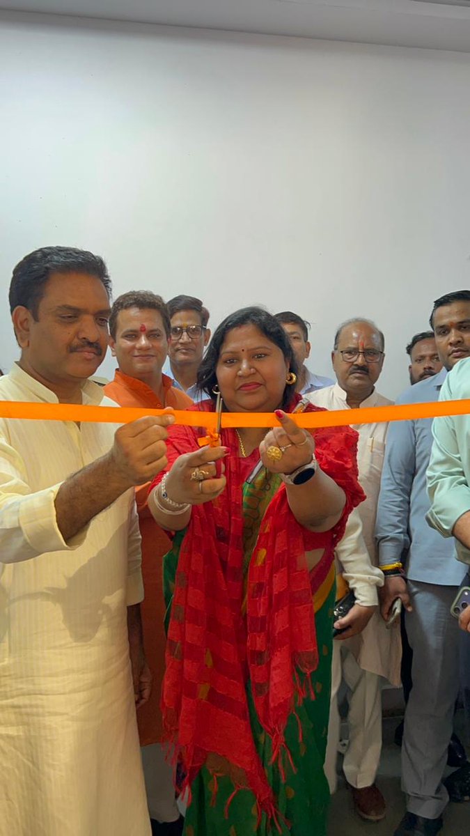 योगी जी के 9 साल बेमिसाल!

योगी सरकार के गौरवशाली 9 वर्ष पूर्ण होने के उपलक्ष्य में विकास भवन, गाज़ियाबाद में आयोजित विभागीय प्रदर्शनी का उद्घाटन किया।

प्रदेश को विकास, विश्वास और आत्मनिर्भरता की दिशा में आगे बढ़ाने के लिए यह 9 वर्ष ऐतिहासिक रहे हैं।