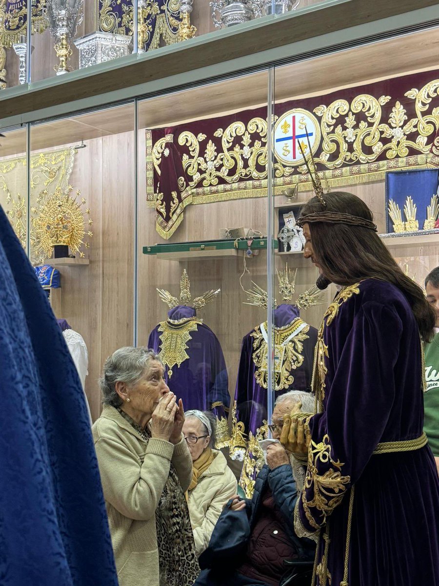 Cofradía del Cautivo tweet media