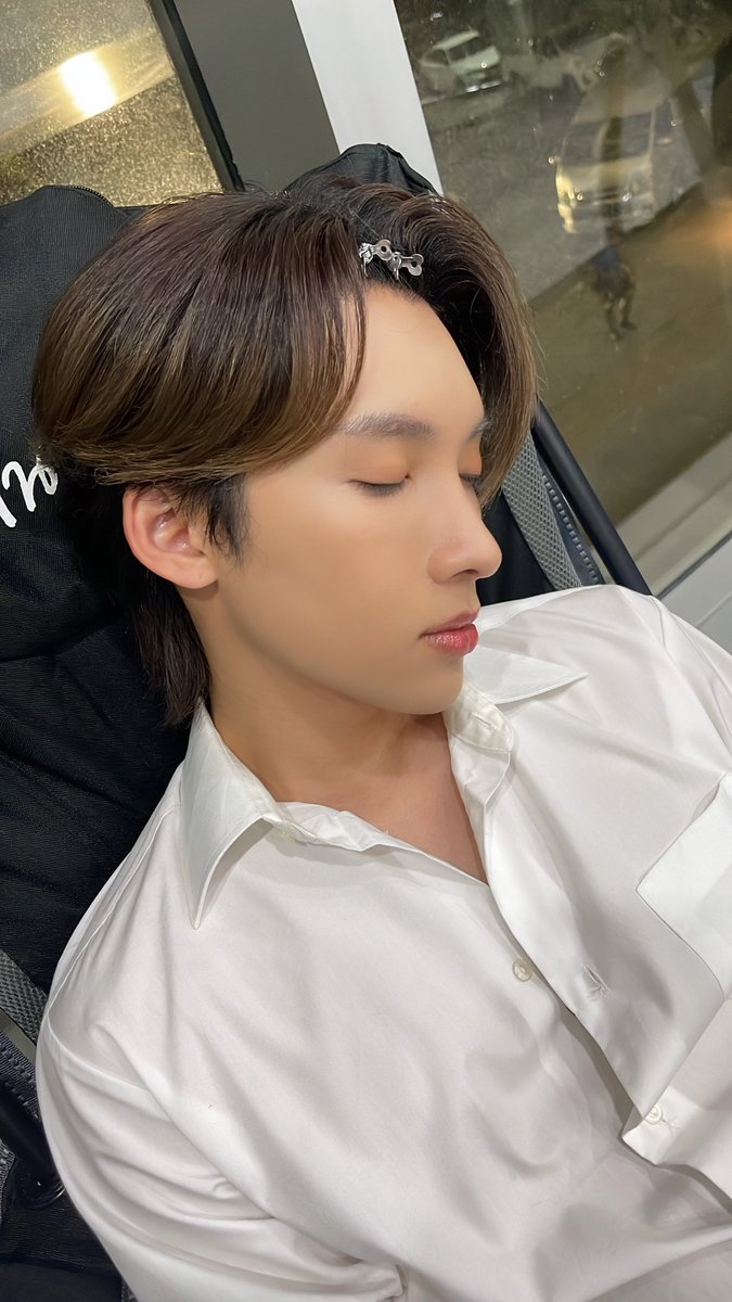 ~นอนสาหล่า หลับตาแม่สิกล่อม🎶

CrazyLoveMooMoo Q6
#พี่ฟากชอบเธอมู่Q6
#Noeulnuttarat