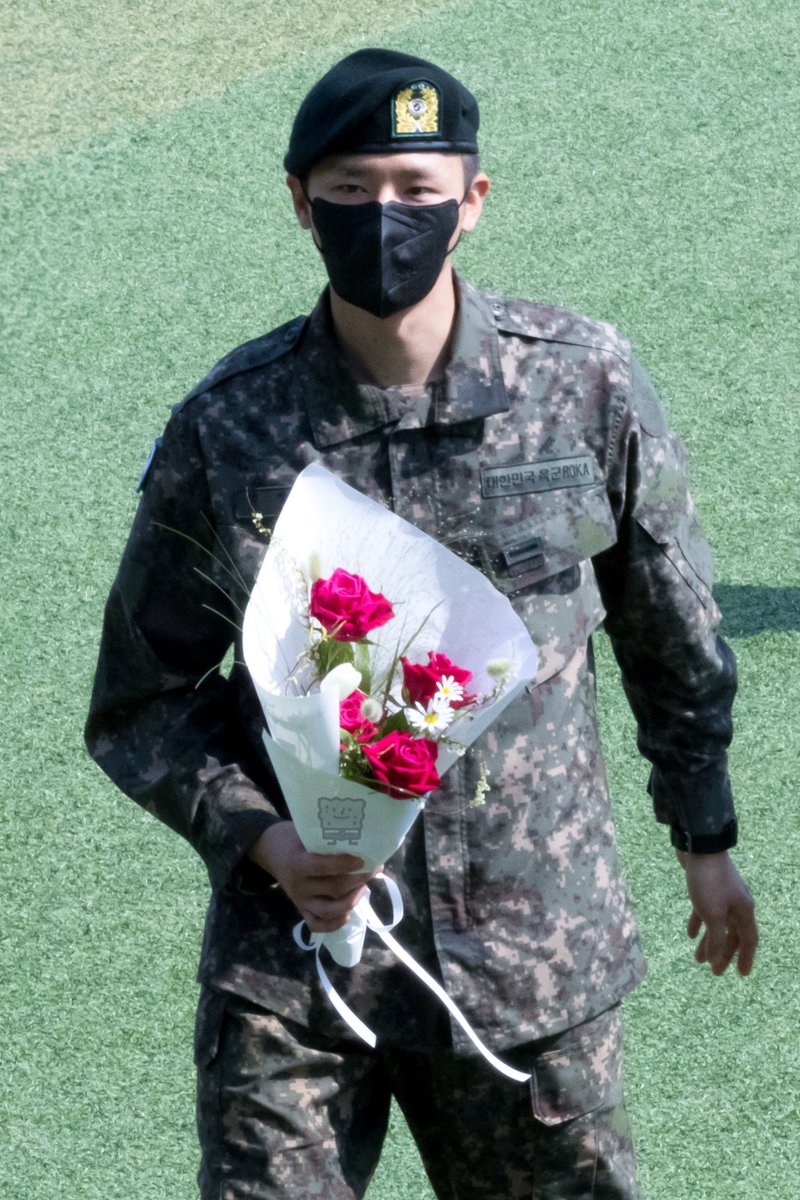 스폰지밥 tweet media