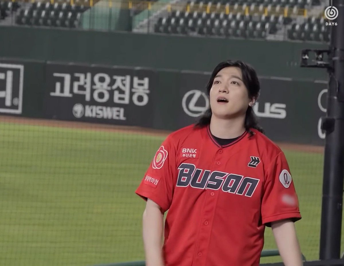 저화질의 성진 tweet media