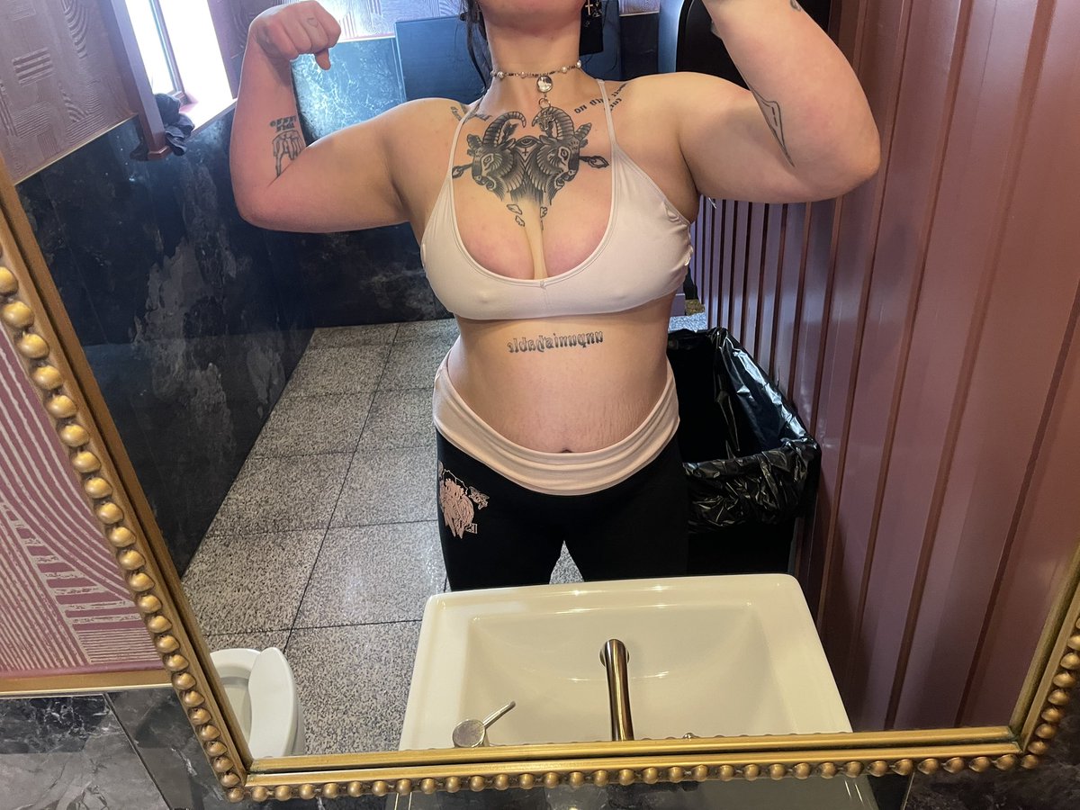 ماديسون𖤐 tweet media