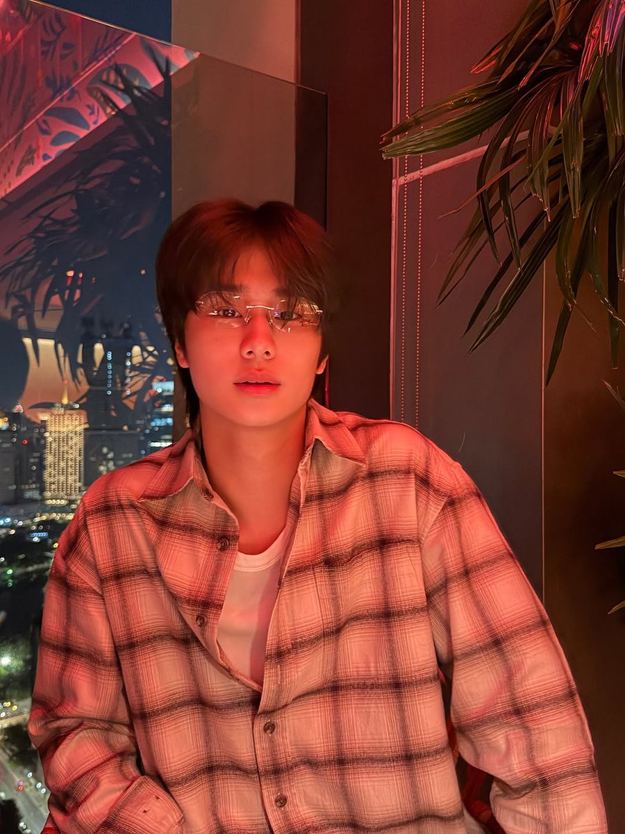 LukeMick Thailand tweet media